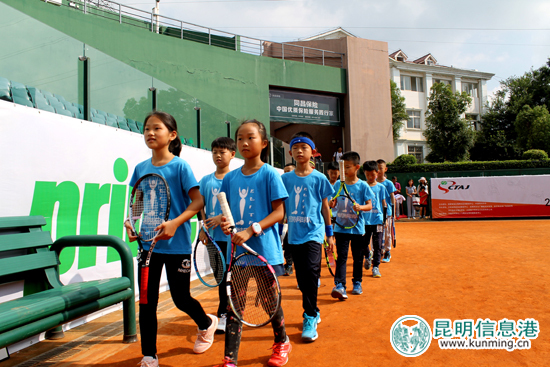 參加比賽的小運(yùn)動(dòng)員 參加比賽的小運(yùn)動(dòng)員