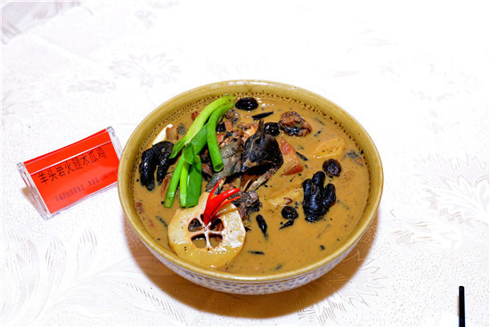 羊頭巖火腿木瓜雞