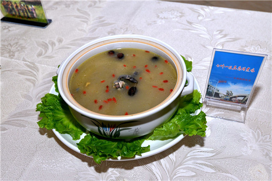 七葉一枝花藥膳煮雞