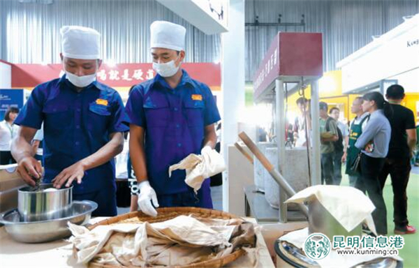 普洱春茶產(chǎn)量驟減價格猛漲 小眾古樹茶成市場“新貴” 普洱春茶產(chǎn)量驟減價格猛漲 小眾古樹茶成市場“新貴”