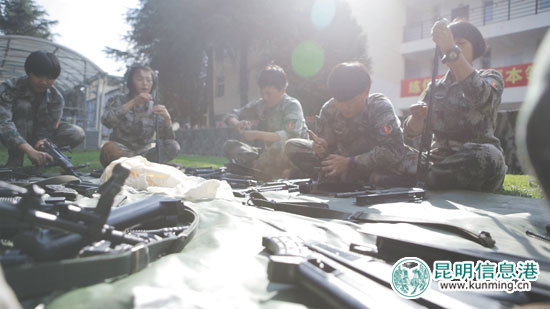 懂理論會格斗 女子特戰(zhàn)隊敢獵殺敢爆破 懂理論會格斗 女子特戰(zhàn)隊敢獵殺敢爆破