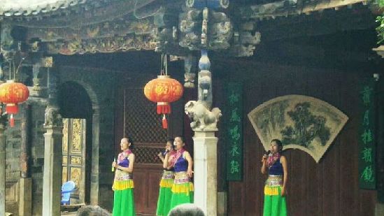 建水朱家花園舉辦百人旗袍秀