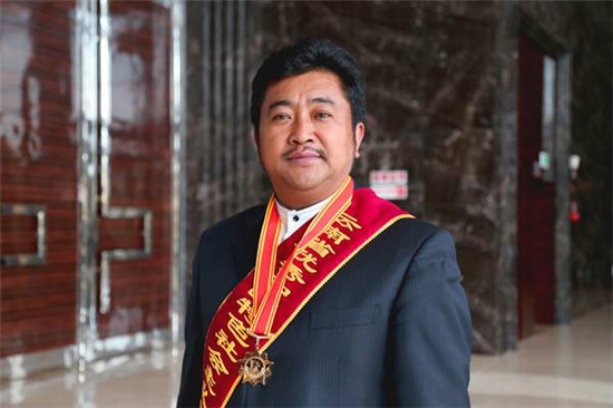 云南2人上榜2017年全國脫貧攻堅(jiān)獎(jiǎng)候選人 云南2人上榜2017年全國脫貧攻堅(jiān)獎(jiǎng)候選人