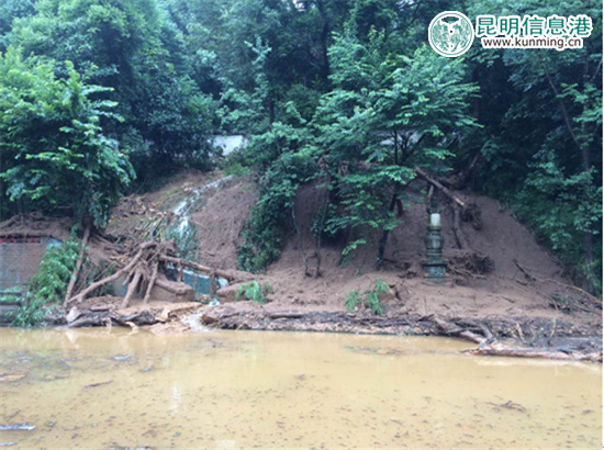 強(qiáng)降雨致筇竹寺后墻倒塌三處 五華區(qū)積極行動力保五百羅漢 強(qiáng)降雨致筇竹寺后墻倒塌三處 五華區(qū)積極行動力保五百羅漢