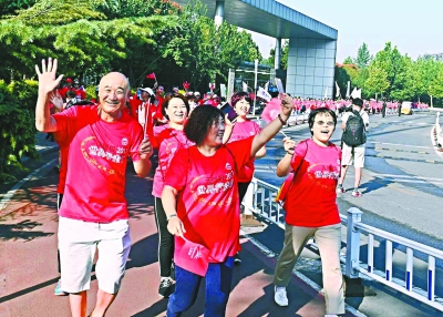 全民健身日登場(chǎng) 奧體中心萬(wàn)人大派對(duì) 全民健身日登場(chǎng) 奧體中心萬(wàn)人大派對(duì)