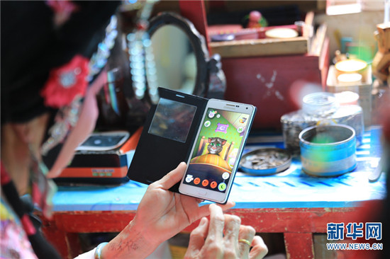 樓上唱戲樓下賣菜 這個菜市場里有天籟 樓上唱戲樓下賣菜 這個菜市場里有天籟