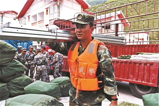 最美逆行者：已記不清背出多少游客