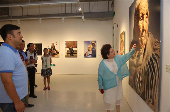 《呼倫貝爾·萬歲》記錄著說不完的草原故事 《呼倫貝爾·萬歲》記錄著說不完的草原故事