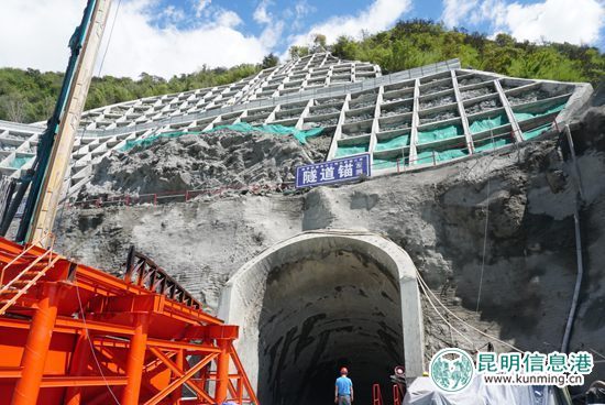 麗香鐵路建設(shè)推進(jìn)順利 金沙江特大橋進(jìn)入主塔施工