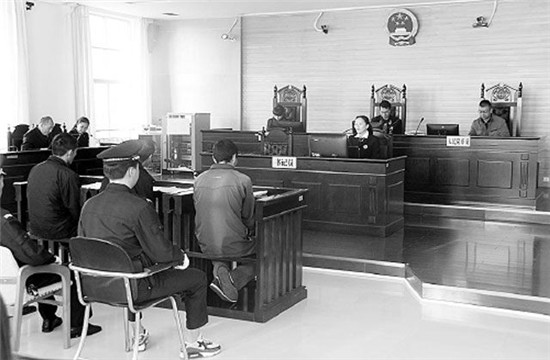 大肆貪腐手段多樣 云南兩條高速路“撂倒”10名村官