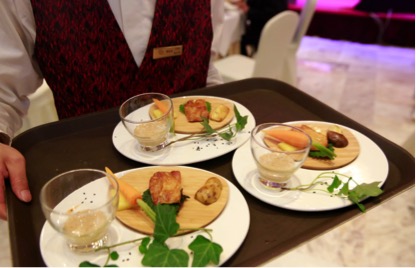 舌尖上的生命湖:當(dāng)云南美食遇到桃紅酒 舌尖上的生命湖:當(dāng)云南美食遇到桃紅酒