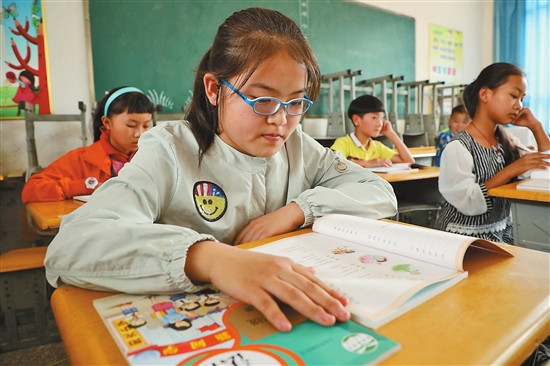 全省新華書店確保新教材“課前到書 人手一冊” 全省新華書店確保新教材“課前到書 人手一冊”