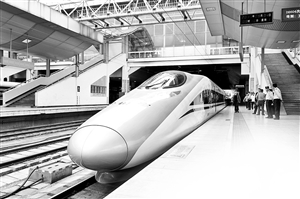 千呼萬喚駛出來 高鐵開進(jìn)昆明城