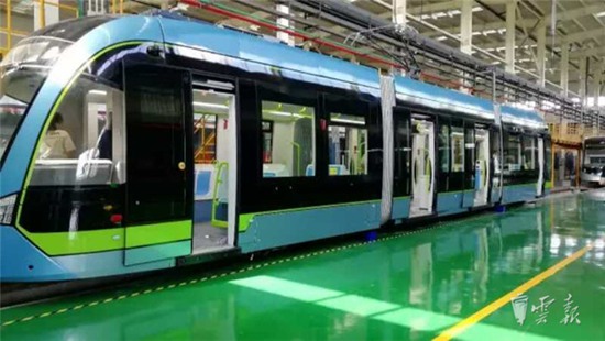 云南第一輛有軌電車將運抵蒙自 裝飾圖案以梯田為主 云南第一輛有軌電車將運抵蒙自 裝飾圖案以梯田為主