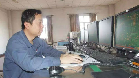 廖勇:從“半路出家”到“技術大拿” 轉崗14年再成技術帶頭人 廖勇:從“半路出家”到“技術大拿” 轉崗14年再成技術帶頭人