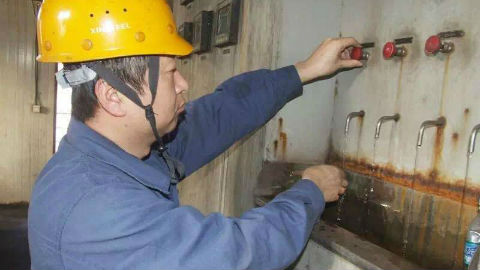 廖勇:從“半路出家”到“技術大拿” 轉崗14年再成技術帶頭人 廖勇:從“半路出家”到“技術大拿” 轉崗14年再成技術帶頭人