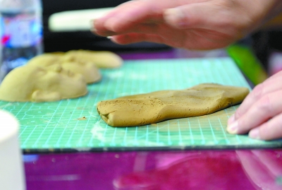 泥塑彩繪臉譜第五代傳人林泓魁的臉譜人生 泥塑彩繪臉譜第五代傳人林泓魁的臉譜人生