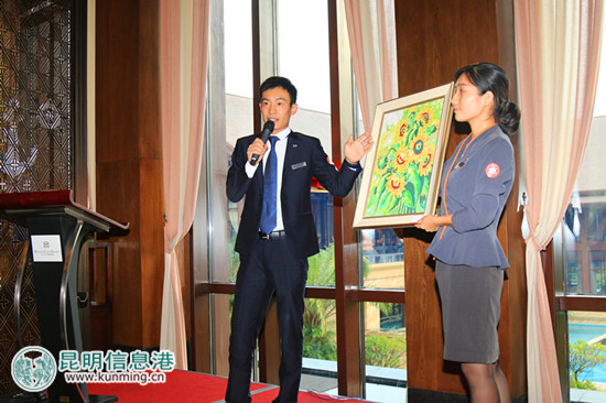 特殊學(xué)校師生制作的精美畫(huà)作