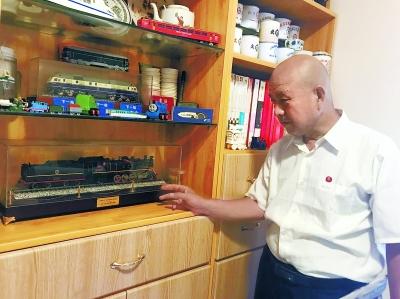 鐵路迷“博物館”數(shù)萬藏品見證京津冀速度