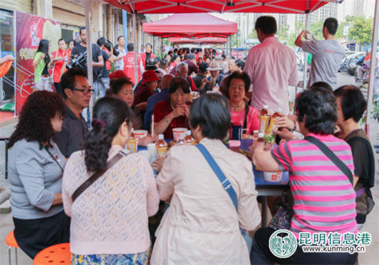 “眾籌愛心”給云南200位失獨孤寡老人募集月餅 “眾籌愛心”給云南200位失獨孤寡老人募集月餅