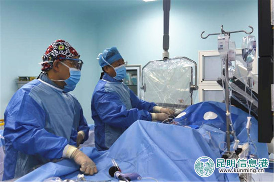 云南阜外心血管病醫(yī)院順利開(kāi)展試運(yùn)營(yíng)階段首例外科手術(shù)和首例介入手術(shù) 云南阜外心血管病醫(yī)院順利開(kāi)展試運(yùn)營(yíng)階段首例外科手術(shù)和首例介入手術(shù)