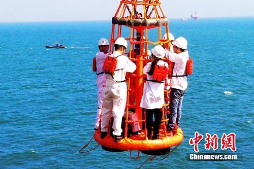 “蛙人”楚金勇：膽大心細(xì)，練就“盲眼穿針”絕活