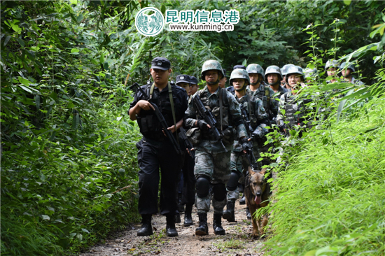 西雙版納州公安局開展《反恐怖主義法》進軍營宣傳活動