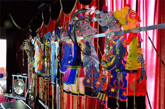 【喜迎十九大·文脈頌中華】短視頻丨皮影戲老藝人講述非遺傳承五年巨變 【喜迎十九大·文脈頌中華】短視頻丨皮影戲老藝人講述非遺傳承五年巨變