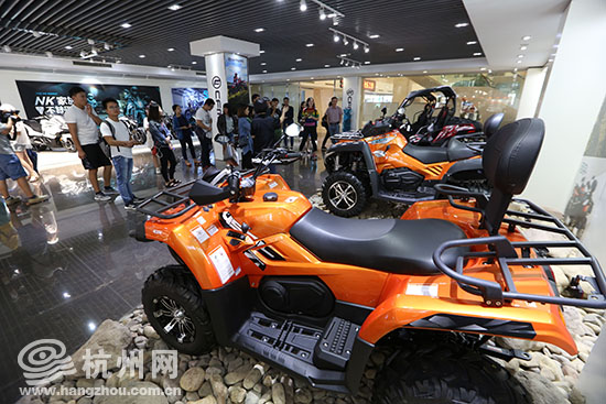 全國知名網(wǎng)媒記者參觀春風(fēng)動力