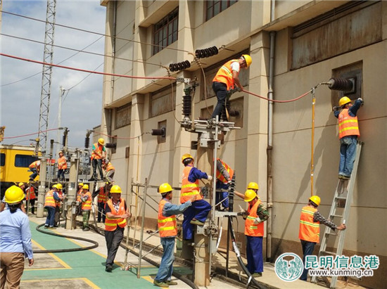 云南鐵路最大貨運站王家營西站牽引變電所改造完工