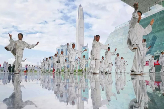 起舞弄清影（鄧飛/攝）