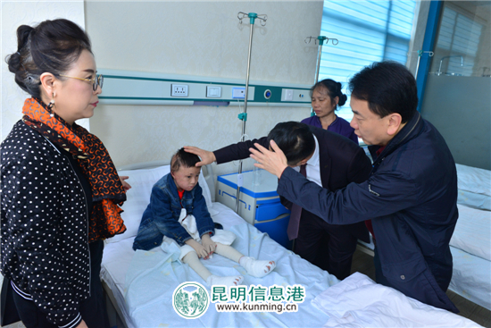 8歲男童90%燒傷眉毛缺失 海沐公益救助為其“種”新眉 8歲男童90%燒傷眉毛缺失 海沐公益救助為其“種”新眉