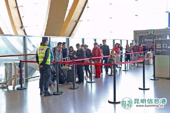 昆明機場安檢升級 高峰時段至少提前兩小時辦理乘機手續(xù)