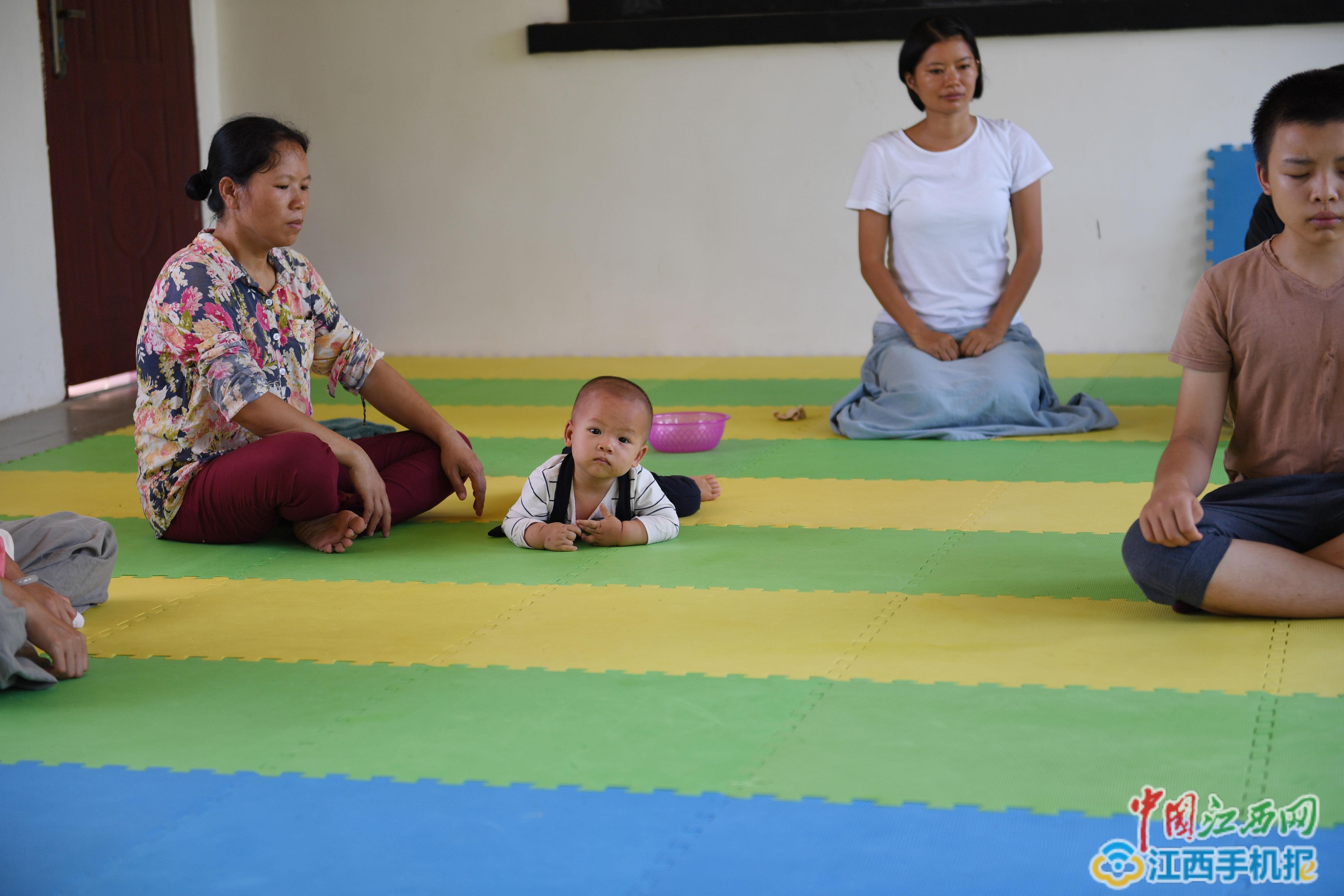 道阻且長(zhǎng)心向晨光！贛州一老教師扎根深山潛心國(guó)學(xué)