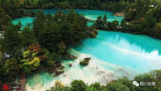 九寨溝震后首個(gè)秋:還是記憶中的童話(huà)世界