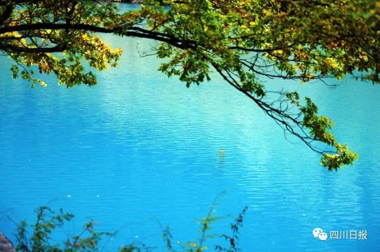 九寨溝震后首個(gè)秋:還是記憶中的童話(huà)世界