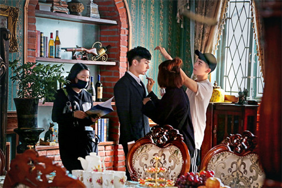 《請(qǐng)賜我一雙翅膀》開機(jī) 炎亞綸首演民國(guó)劇