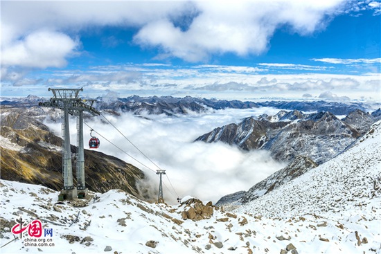 探訪海拔4860米的天堂秘境“達古冰川”