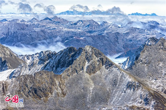 探訪海拔4860米的天堂秘境“達古冰川”