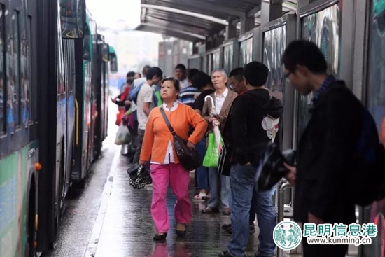 昆明愛心卡：日均刷卡66.89萬人次 已占IC卡總刷卡量近一半