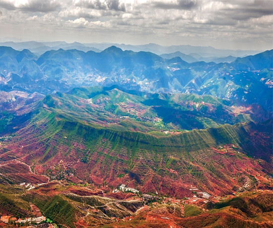 祿豐川街隕石坑入選云南地理普查“最景觀”名錄