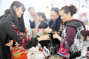 昆明特色中藥材產(chǎn)品農(nóng)博會上受青睞 昆明特色中藥材產(chǎn)品農(nóng)博會上受青睞