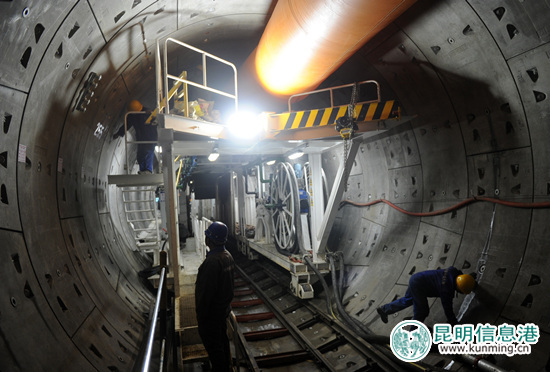 昆明發(fā)力區(qū)域性國際綜合交通樞紐建設(shè) 地鐵4號線9個車站已封頂 昆明發(fā)力區(qū)域性國際綜合交通樞紐建設(shè) 地鐵4號線9個車站已封頂