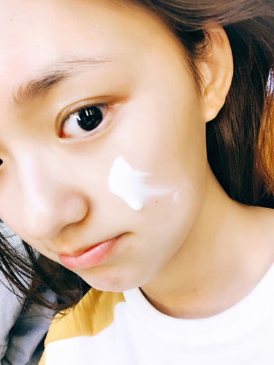 林允分享美妝心得 忙拍戲365天全年無(wú)休