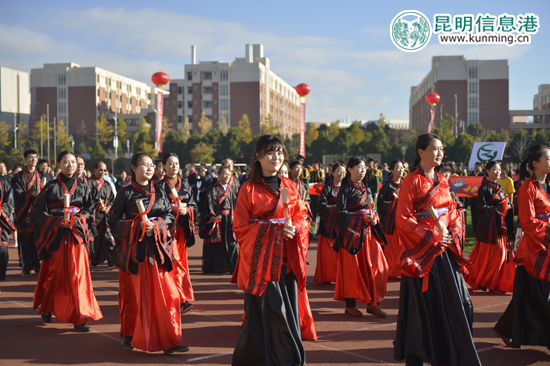 云南中醫(yī)學(xué)院第十九屆田徑運(yùn)動(dòng)會(huì)開(kāi)幕 1209名師生參賽