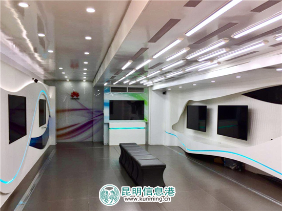 “變形金剛”重型展車首次開進(jìn)云南互聯(lián)網(wǎng)大會 精彩亮點(diǎn)搶先看 “變形金剛”重型展車首次開進(jìn)云南互聯(lián)網(wǎng)大會 精彩亮點(diǎn)搶先看