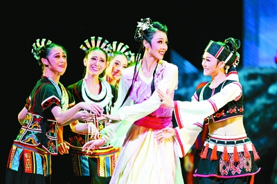 紡織的女神黎錦的魂——大型民族舞劇《黃道婆》觀后 紡織的女神黎錦的魂——大型民族舞劇《黃道婆》觀后