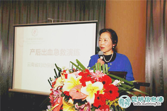 降低孕產(chǎn)婦死亡率新措施 云南省婦幼保健院舉行應(yīng)急搶救演練 降低孕產(chǎn)婦死亡率新措施 云南省婦幼保健院舉行應(yīng)急搶救演練