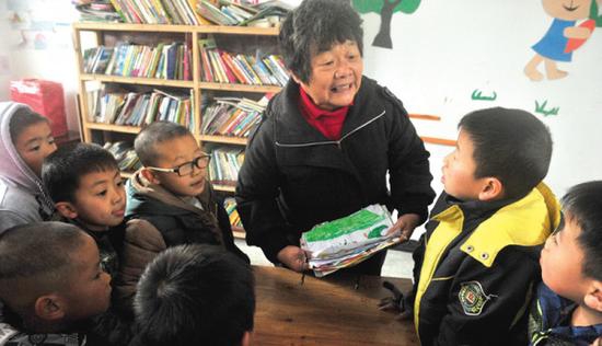 寧波退休教師支教深山 愛(ài)心善舉感動(dòng)湖南