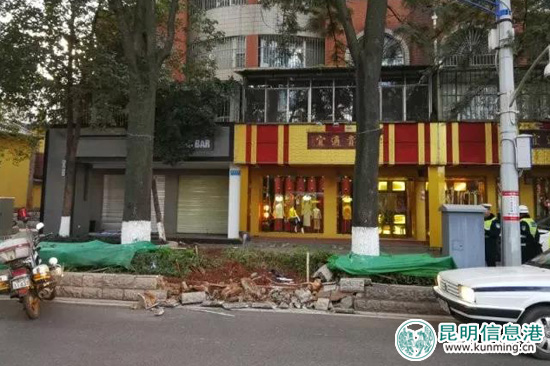 奔馳轎車清晨“飛越”綠化帶 肇事司機(jī)找人頂包被識破